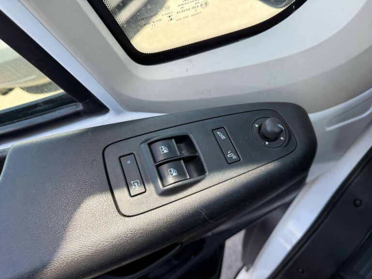 2018-ram-promaster-2500-159-wb-121230-branca (19)