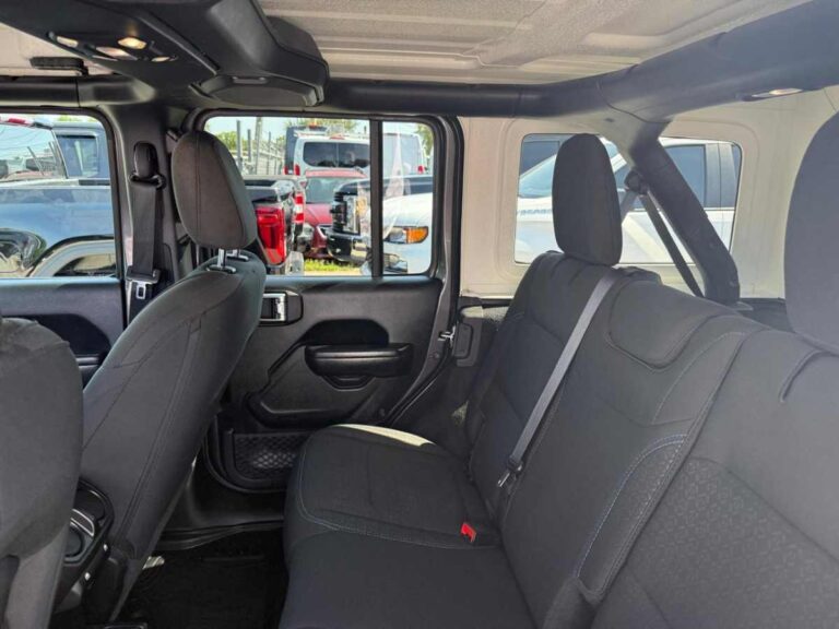 2021-jeep-wrangler-unlimited-islander-723151 (11)