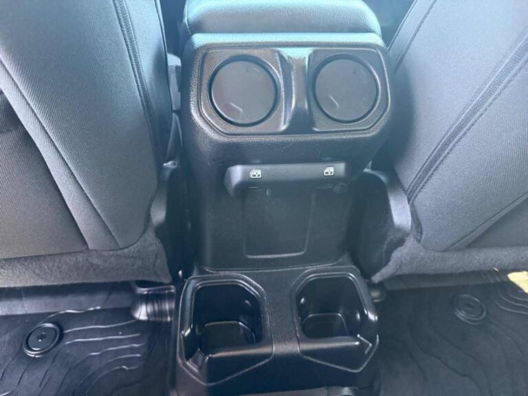 2021-jeep-wrangler-unlimited-islander-723151 (13)
