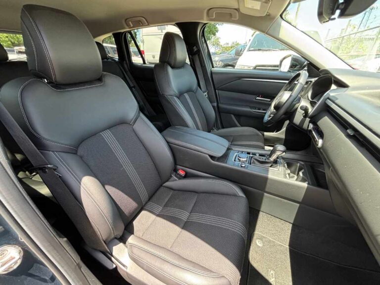 2024-mazda-cx-50-preferred-181873 (9)