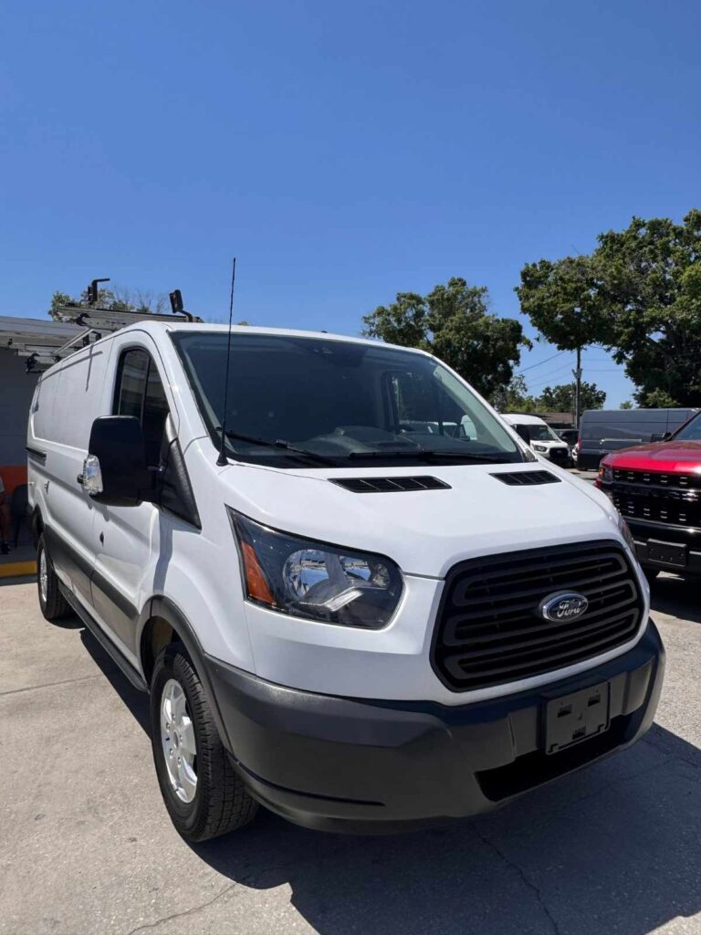 ford-transit-250-2018-$15995-B43929 (1)