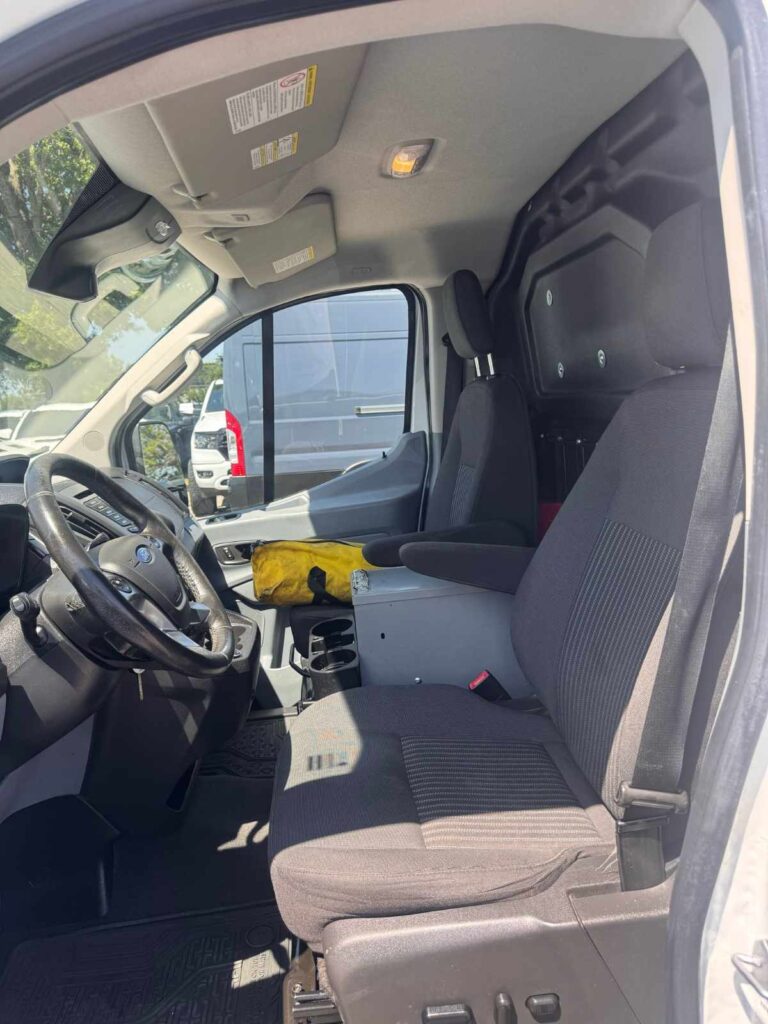 ford-transit-250-2018-$15995-B43929 (12)