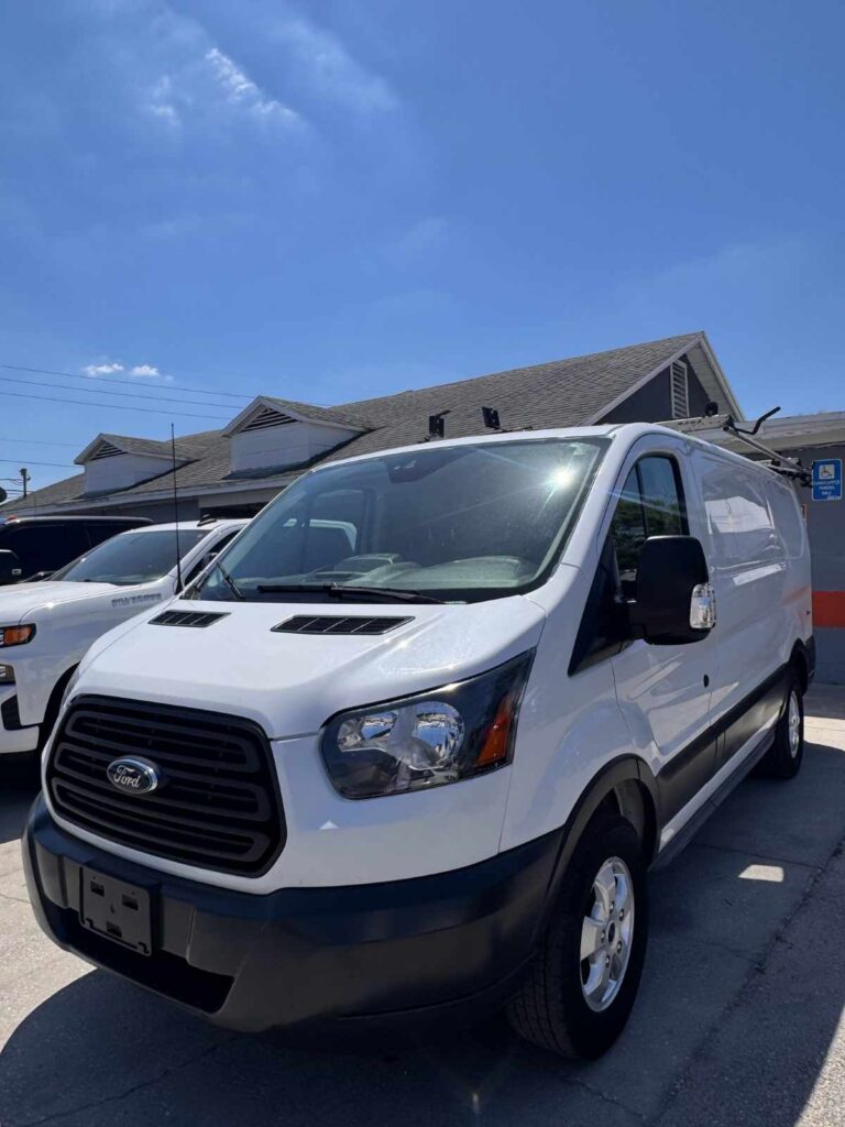 ford-transit-250-2018-$15995-B43929 (2)
