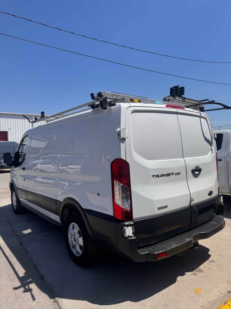 ford-transit-250-2018-$15995-B43929 (3)