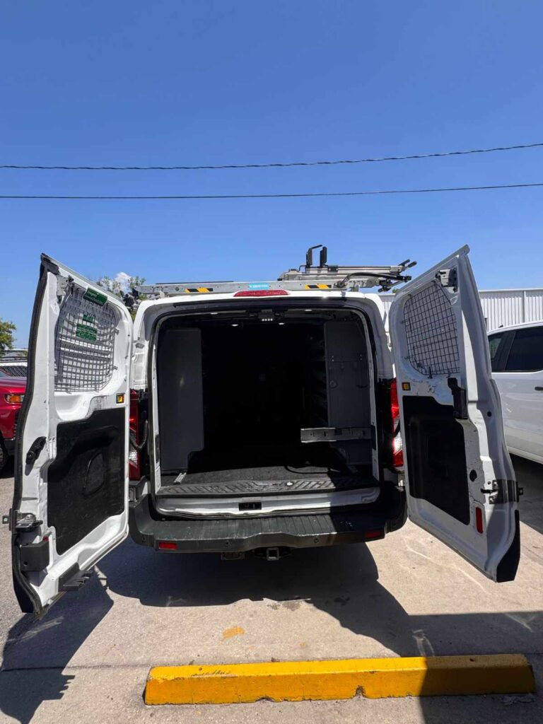 ford-transit-250-2018-$15995-B43929 (6)