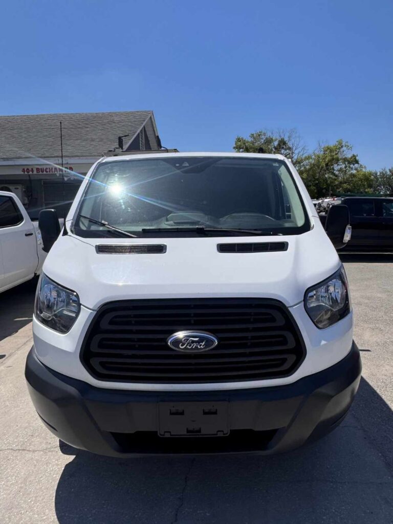 ford-transit-250-2018-$15995-B43929 (8)