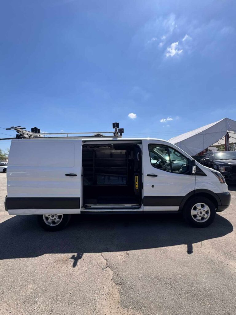 ford-transit-250-2018-$15995-B43929 (9)