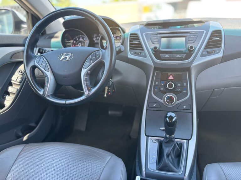 2015-hyundai-elantra-554428 (11)