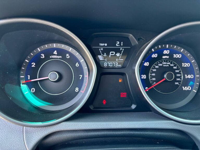 2015-hyundai-elantra-554428 (13)