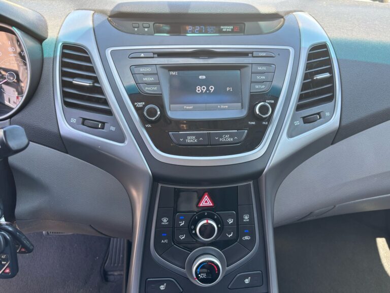 2015-hyundai-elantra-554428 (14)