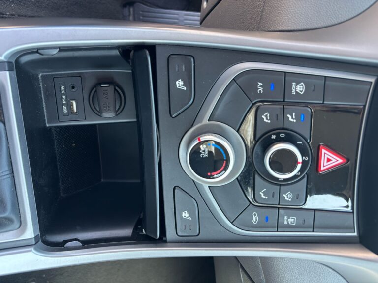 2015-hyundai-elantra-554428 (17)