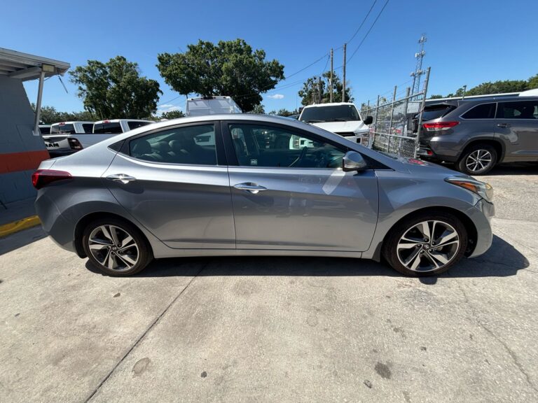 2015-hyundai-elantra-554428 (7)
