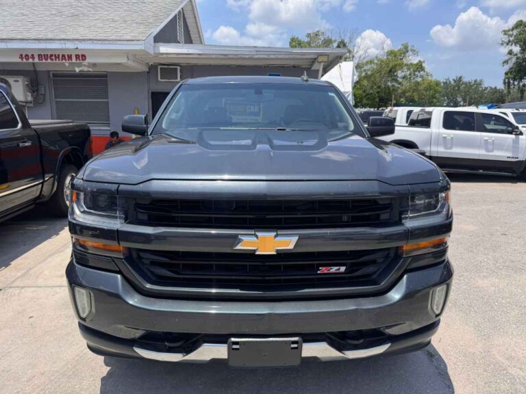 2017-chevrolet-silverado-1500-lt-333079 (2)