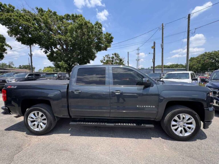 2017-chevrolet-silverado-1500-lt-333079 (4)