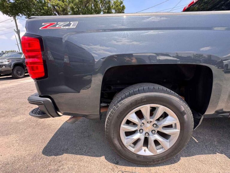 2017-chevrolet-silverado-1500-lt-333079 (7)
