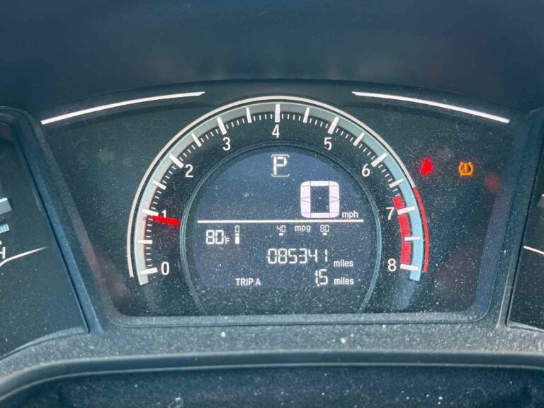 2017-honda-civic-lx-p-309368 (9)