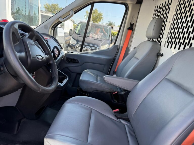 2019-ford-transit-150-branca-b32530 (14)