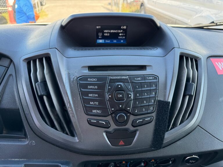 2019-ford-transit-150-branca-b32530 (15)