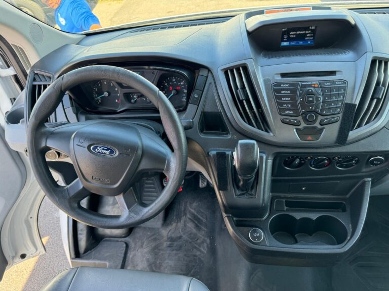 2019-ford-transit-150-branca-b32530 (19)