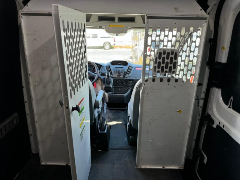 2019-ford-transit-150-branca-b32530 (23)