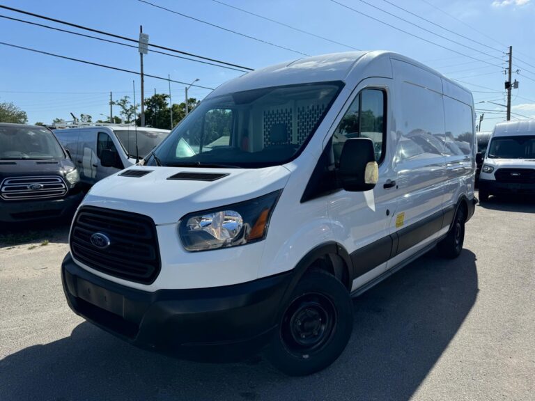 2019-ford-transit-150-branca-b32530 (5)