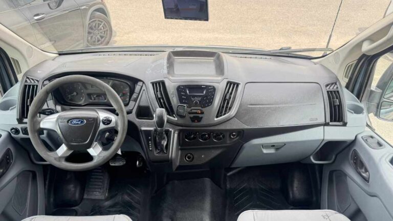 2019-ford-transit-250-b29081 (10)