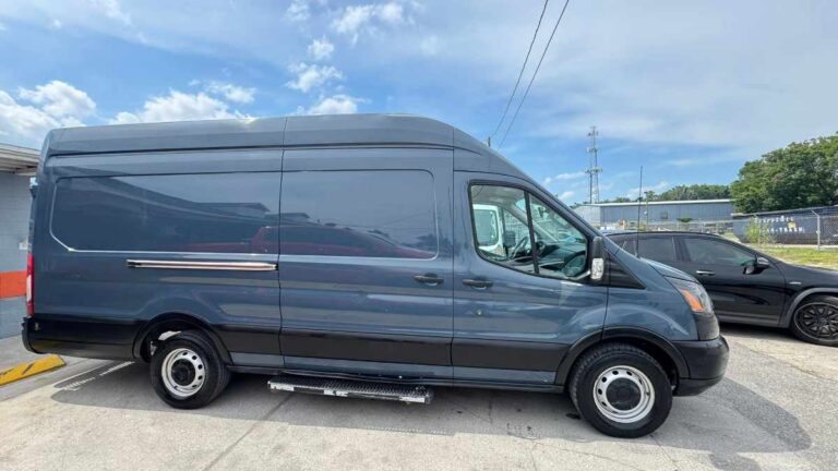 2019-ford-transit-250-b29081 (14)