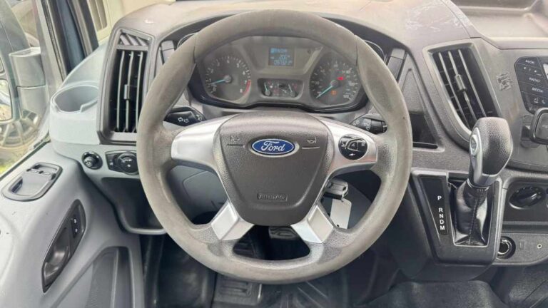 2019-ford-transit-250-b29081 (16)
