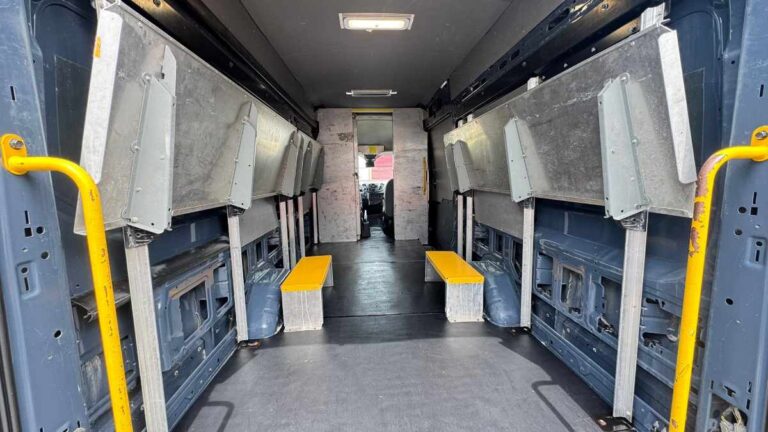 2019-ford-transit-250-b29081 (17)
