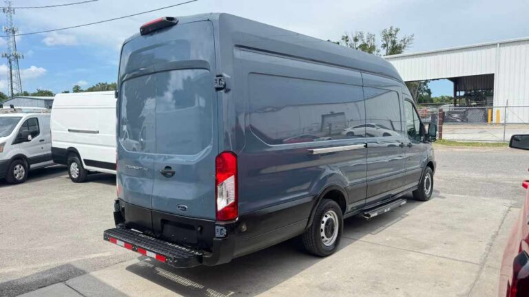 2019-ford-transit-250-b29081 (9)