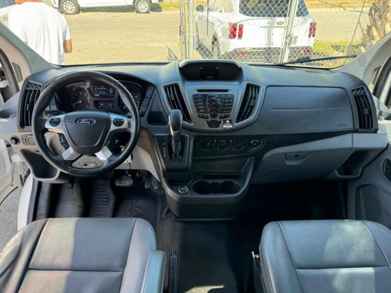 2019-ford-transit-250-branca-b53994 (10)