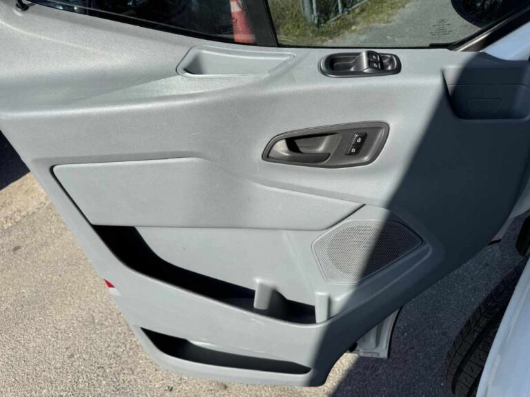 2019-ford-transit-250-branca-b53994 (13)