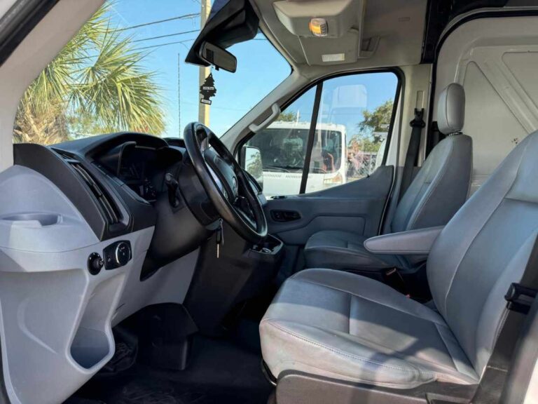2019-ford-transit-250-branca-b53994 (8)