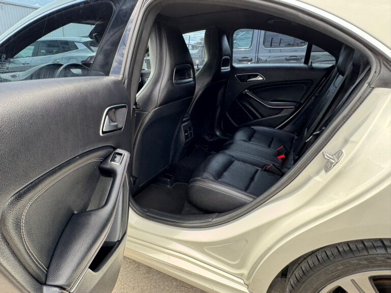 2017-mercedez-benz-cla-4matic-jpeg (14)