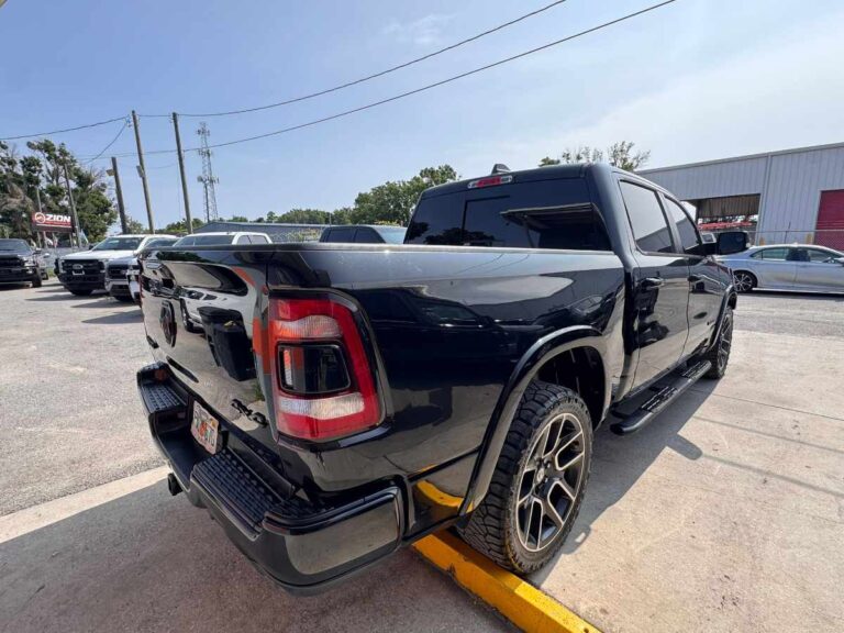 2019-ram-1500-laramie-preto-695079 (5)
