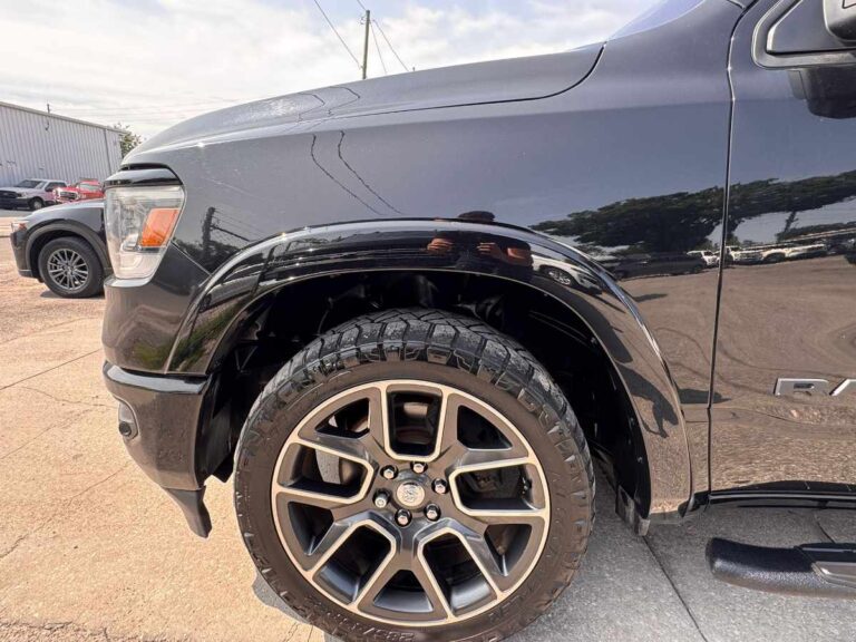 2019-ram-1500-laramie-preto-695079 (8)