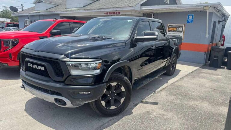 2019-ram-1500-rebel-preto-722627 (1)