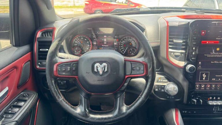 2019-ram-1500-rebel-preto-722627 (15)