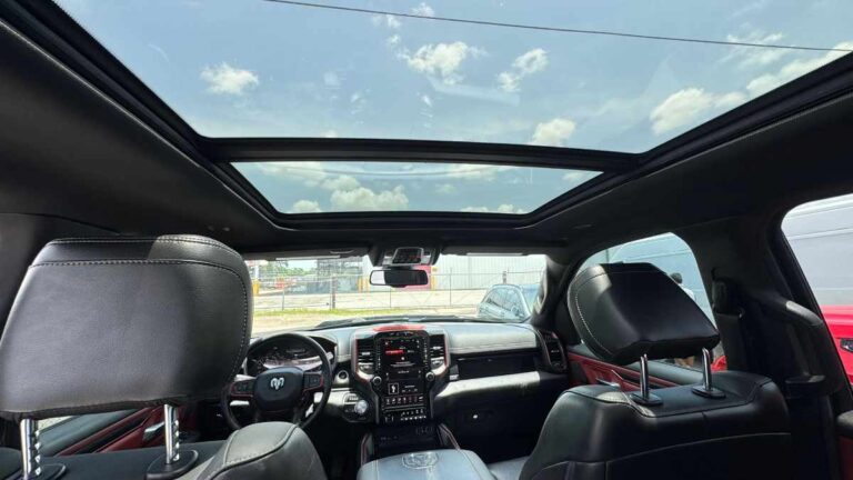 2019-ram-1500-rebel-preto-722627 (17)