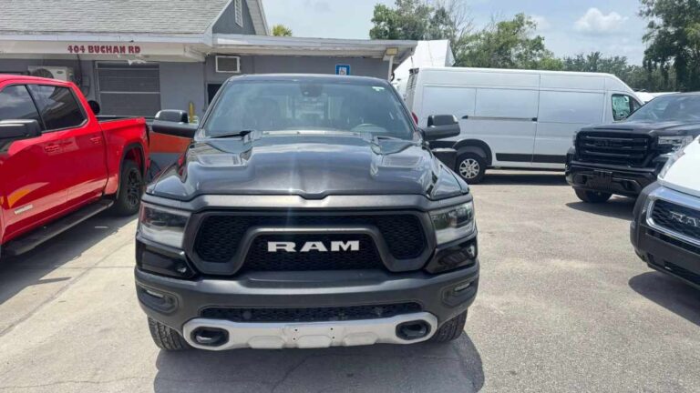 2019-ram-1500-rebel-preto-722627 (3)