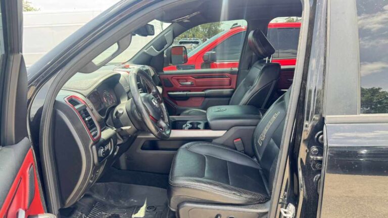 2019-ram-1500-rebel-preto-722627 (7)