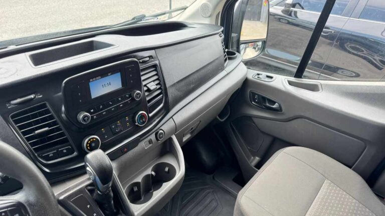 2020-ford-transit-250-azul-b13516 (11)