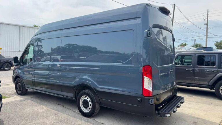 2020-ford-transit-250-azul-b13516 (14)