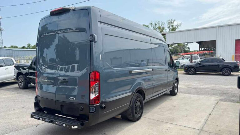2020-ford-transit-250-azul-b13516 (6)