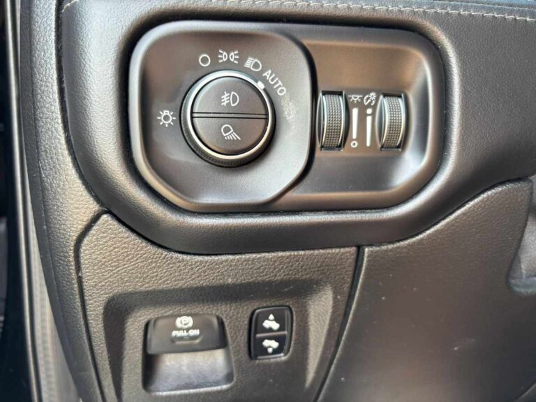 2020-ram-1500-limited-preto-299426 (18)