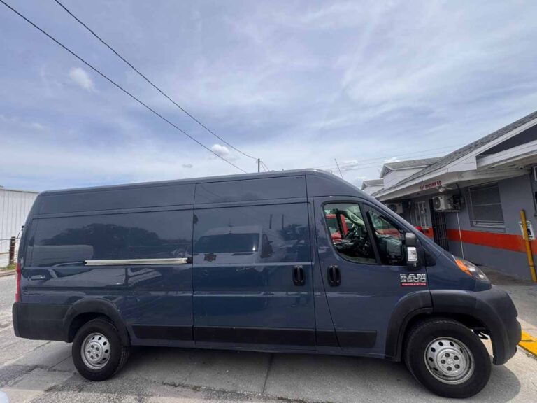 2019-ram-promaster-3500-159-wb-azul-541998 (14)