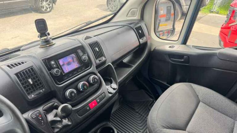 2019-ram-promaster-3500-159-wb-azul-564410 (12)