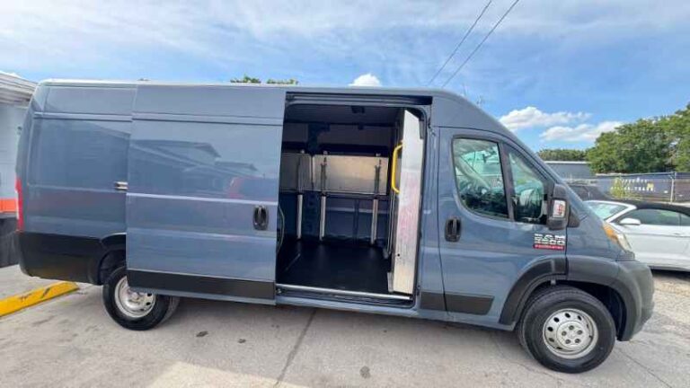 2019-ram-promaster-3500-159-wb-azul-564410 (4)