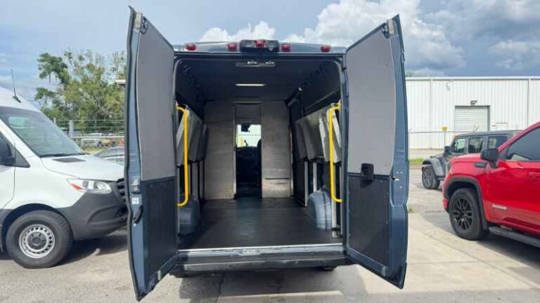 2019-ram-promaster-3500-159-wb-azul-564410 (7)
