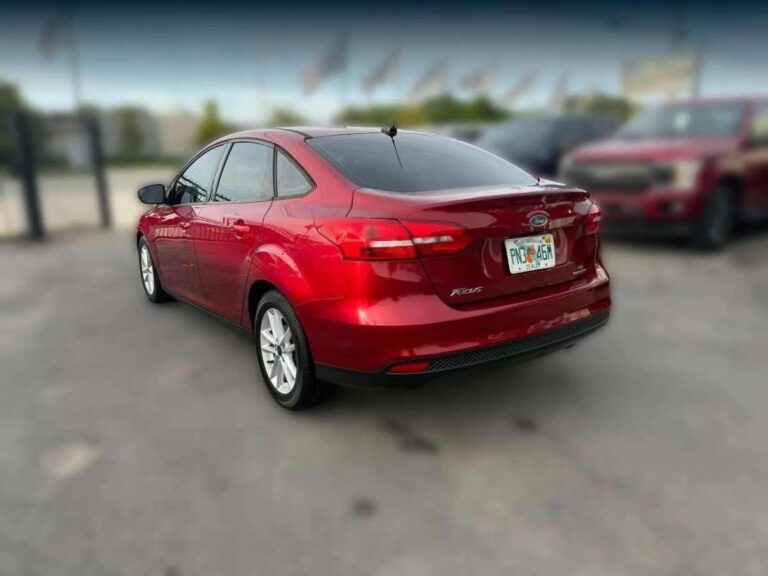 2016-ford-focus-red-261490 (6)